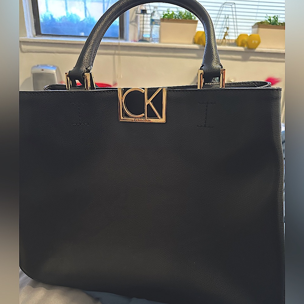 Calvin Klein Large Satchel in black